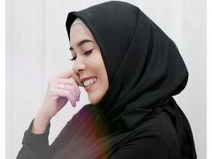 Banjir Pujian, Ini Gaya Fitri Tropika di Hari Pertama Berhijab Banjir Pujian, Ini Gaya Fitri Tropika di Hari Pertama Berhijab