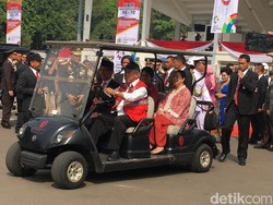 Anies Temani Jokowi Tinjau Area GBK tapi Tak Semobil Golf