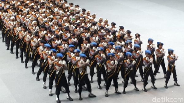 Gaya Kompak Polisi Cilik Meriahkan HUT ke-72 Bhayangkara