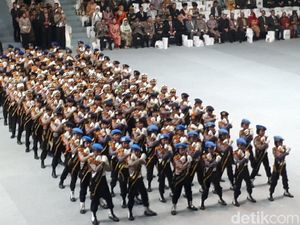 Gaya Kompak Polisi Cilik Meriahkan HUT ke-72 Bhayangkara