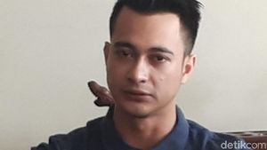 Tangis Eza Gionino kala Meminta Restu Ibunda