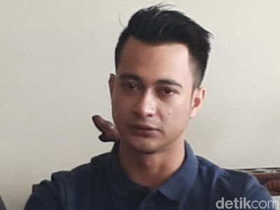 Tangis Eza Gionino kala Meminta Restu Ibunda