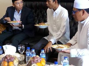 Asyiknya Tuan Guru Bajang hingga Katy Perry Ketika Kulineran