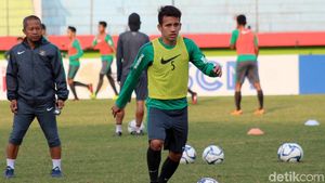 Egy Maulana Vikri Berlatih di Timnas U-19