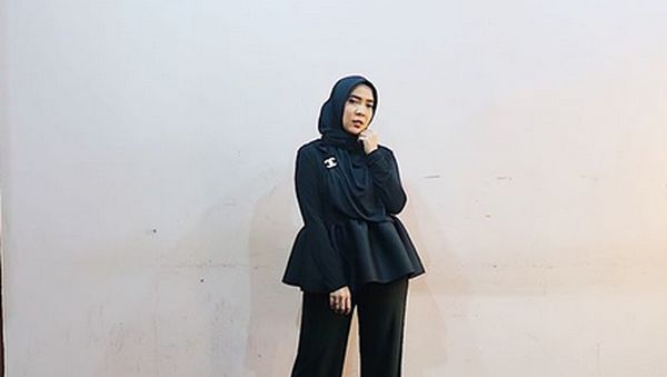 Mantap Berhijab Fitri Tropica Cantik Banget