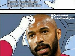 Yang jelas, Henry menghadapi pilihan sulit di Saint-Petersburg dini hari tadi. Belgia atau Prancis yang harus ia dukung terlepas dari segala profesionalismenya sebagai asisten pelatih. (Foto: Twitter @TrollFootball)