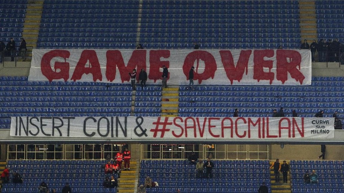 AC Milan diambil alih oleh Elliott Management setelah Li Yonghong gagal membayar utang (Foto: Marco Luzzani/Getty Images)