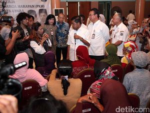 Mensos Temui Korban Penyelewengan Dana PKH