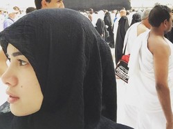 Nikita Mirzani Dapat Hijab dari Ruben Onsu dan Ivan Gunawan