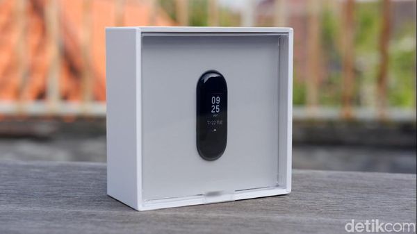 Unboxing Mi Band 3, Gelang Pintar Ramah Kantong