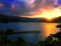 Menikmati Senja dari Sunset Point di Kota Tulungagung