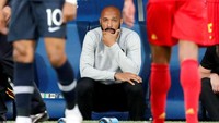 Thierry Henry melesakkan tiga gol selama memperkuat timnas Prancis di Piala Dunia 1998. Dia menjadi legenda Arsenal dan kini bekerja sebagai asisten pelatih Roberto Martinez di Belgia. (Foto: Reuters)