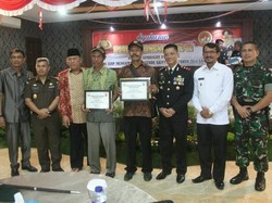 Polisi di Garut Beri Penghargaan Bagi Penjaga Lintasan Kereta Api