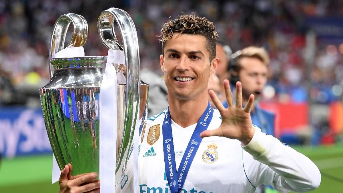 Cristiano Ronaldo total lima kali menjuarai Liga Champions bersama Manchester United dan Real Madrid (Foto: Laurence Griffiths/Getty Images)