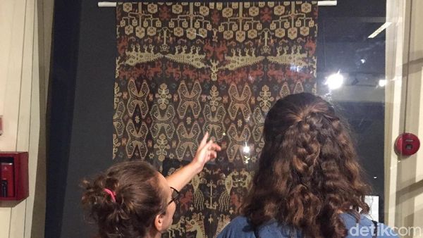 Foto: Intip Tenun Indonesia Berusia Ratusan Tahun Milik Kolektor Australia