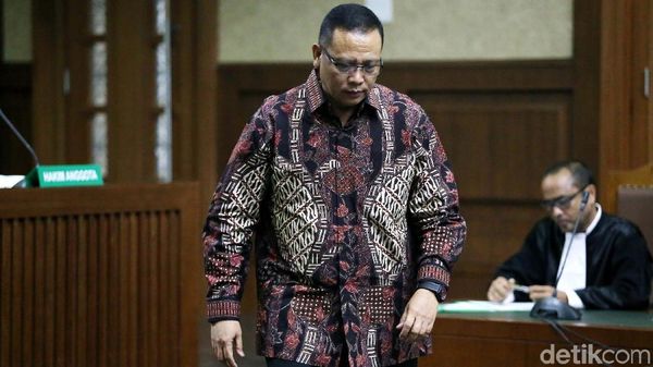 Sidang Perdana Tersangka Korupsi Pembangunan IPDN Agam