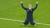 Sisi sayap lainnya pantas diisi oleh pemain Prancis, Antoine Griezmann. Dia juga sudah mencatatkan tiga gol. (Foto: Anton Vaganov/Reuters)