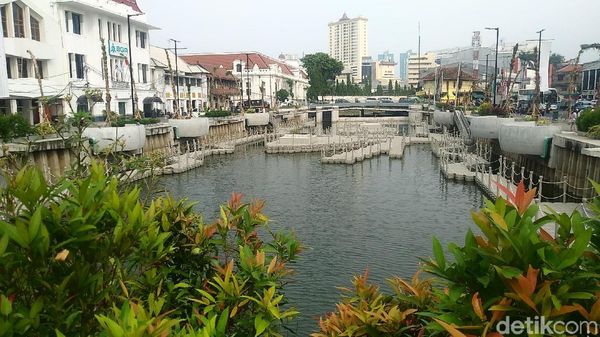 Foto: Penampakan Kali Besar Jakarta yang Kian Cantik