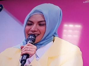 Nikita Mirzani: Aku Berhijab karena Allah! Nikita Mirzani: Aku Berhijab karena Allah!