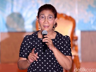 Momen Susi Pudjiastuti Ujian Paket C hingga Terima Ijazah