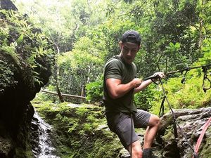 Deretan Selebritis yang Suka Naik Gunung, Strong Abis!