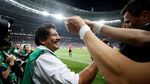 Ups! Pemain-Pemain Kroasia Tindih Fotografer Saat Rayakan Gol Kemenangan