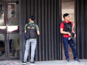 Polisi Sterilkan Lokasi Ledakan di Ruko Kebayoran Baru
