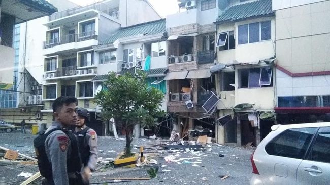 Bukan Bom, Ledakan di Ruko Grand Wijaya dari Tabung Gas Bukan Bom, Ledakan di Ruko Grand Wijaya dari Tabung Gas