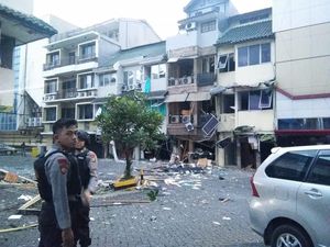2 PKL Luka-luka Akibat Ledakan Ruko di Kebayoran Baru