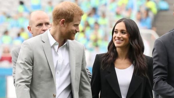 Foto: Gaya Pangeran Harry dan Meghan Markle Kompak Pakai Blazer