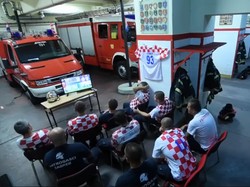 Viral Damkar Kroasia Hentikan Nobar Piala Dunia Saat Alarm Bunyi