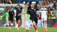 Pada akhirnya, skor tidak berubah hingga peluit panjang berbunyi. Kroasia menang 2-1 atas Inggris dan lolos ke final. (Foto: Reuters)