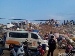 Pencarian Pemulung Tertimbun Sampah di Malang Terkendala Tanah Labil