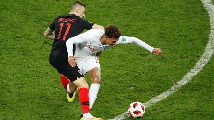 Kroasia vs Inggris masih sama kuat 1-1 hingga jeda babak tambahan semifinal Piala Dunia 2018. (Foto: Christian Hartmann/Reuters) Kroasia vs Inggris masih sama kuat 1-1 hingga jeda babak tambahan semifinal Piala Dunia 2018. (Foto: Christian Hartmann/Reuters)