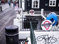 Saat Toilet Umum di Islandia Disulap Jadi Museum Punk