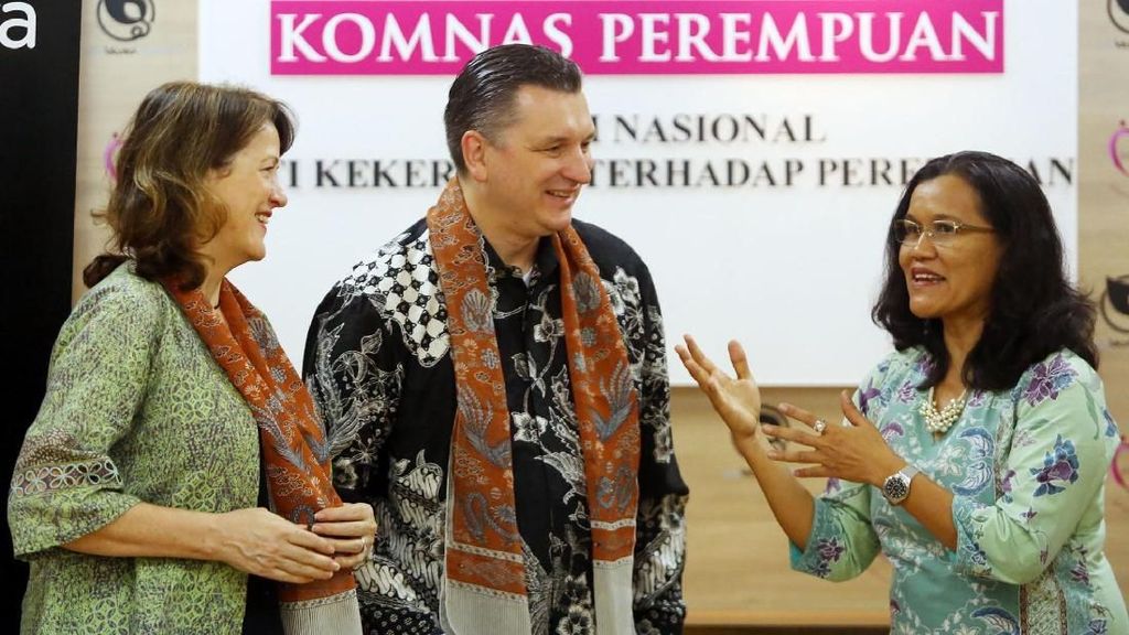 Penggunaan Teknologi Cloud untuk Contact Center Penggunaan Teknologi Cloud untuk Contact Center