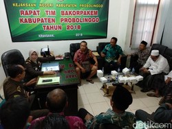 Nisan Raksasa di Probolinggo akan Dibongkar, Tak Ada Ganti Rugi