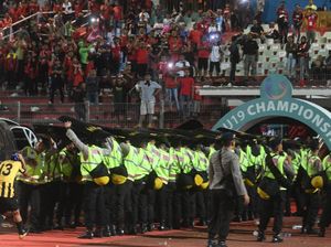 Kelakuan Supporter Indonesia Lukai Semangat #timnasday Kelakuan Supporter Indonesia Lukai Semangat #timnasday