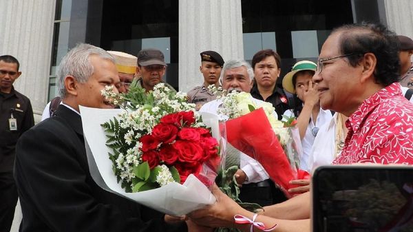 Rizal Ramli Apresiasi Dissenting Opinion 2 Hakim MK