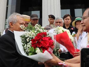 Rizal Ramli Apresiasi Dissenting Opinion 2 Hakim MK