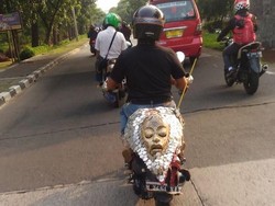 Kelewat Kreatif, Motor Ini Ditempeli Uang Koin