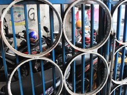 Beda Pelek Jari-jari Motor Pabrikan dengan Modifikasi