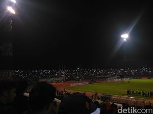Lampu Stadion Mati Saat Indonesia vs Malaysia, Ini Kata Panpel Lampu Stadion Mati Saat Indonesia vs Malaysia, Ini Kata Panpel
