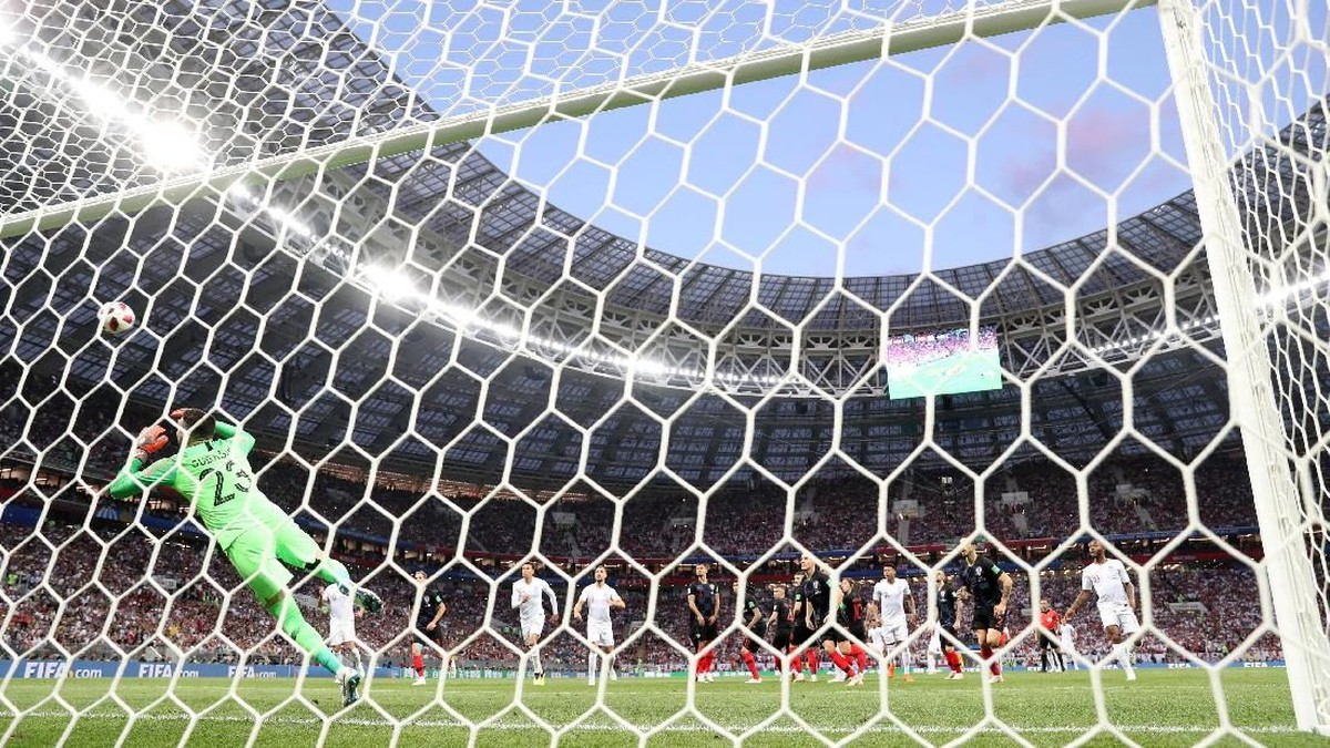 Kieran Trippier mencetak gol pertama Inggris saat dikalahkan Kroasia 1-2. (Foto: Carl Recine/Reuters)