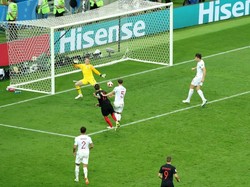 Di babak tambahan, Kroasia justru berbalik unggul. Gol The Blazers dicetak Mario Mandzukic. (Foto: Alexander Hassenstein/Getty Images)