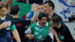 Ups! Pemain-Pemain Kroasia Tindih Fotografer Saat Rayakan Gol Kemenangan