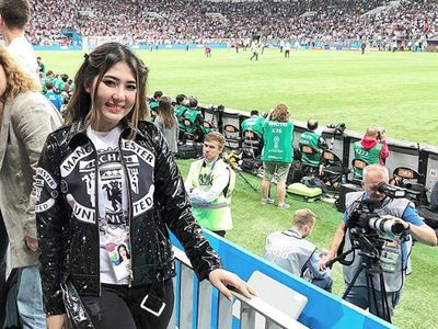 Via Vallen Nonton Kroasia vs Inggris, Netizen : Marko Simic vs De Gea