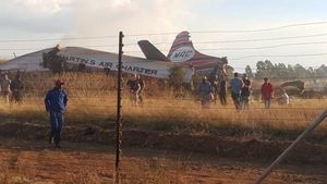 Foto: Pesawat Qantas Berusia 64 Tahun yang Jatuh di Afrika Selatan