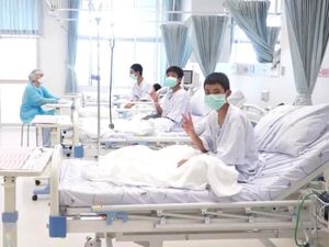 Potret 12 Remaja Selamat dari Gua Thailand Saat Dirawat di RS
