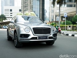 Intip Proses Produksi SUV Mewah Dunia